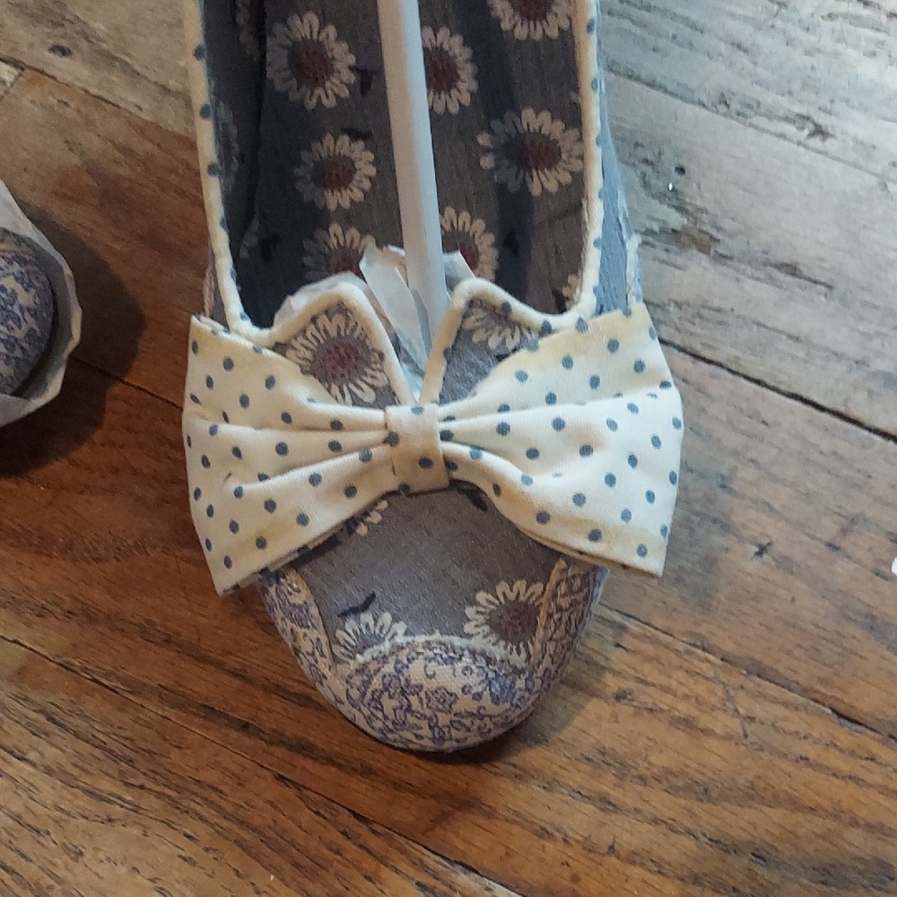Mojo Moxy Blue and Cream Lace Heels 7.5 M - Picture 12 of 12
